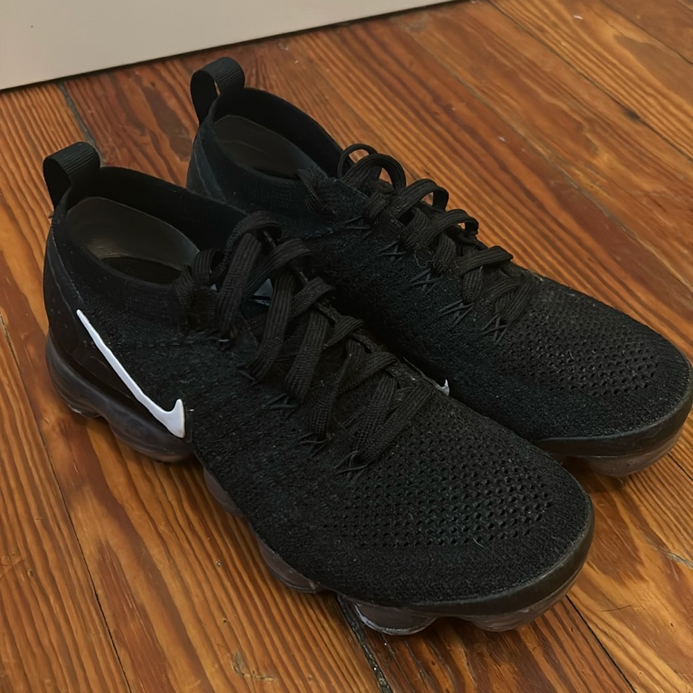 Black Nike airmax knit